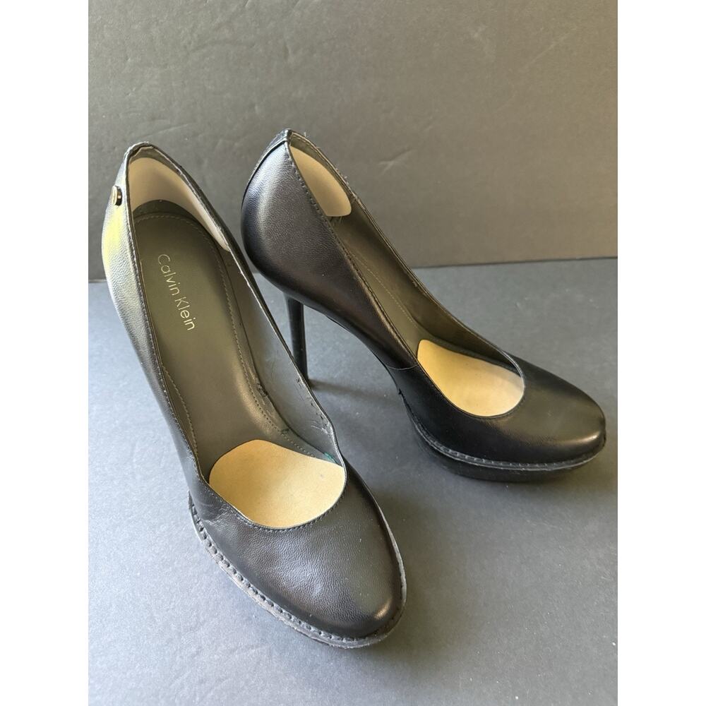 CALVIN KLEIN Black Heels Dria Pumps Platform Women Sz 7.5 Classic Party Shoes